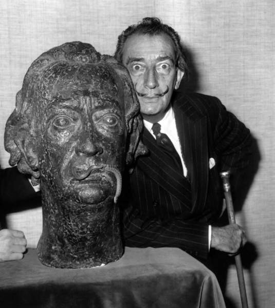 Plakát, Obraz - Salvador Dali With his Bust By Georges Boulogne, at Falvart, 35.7 × 40 cm