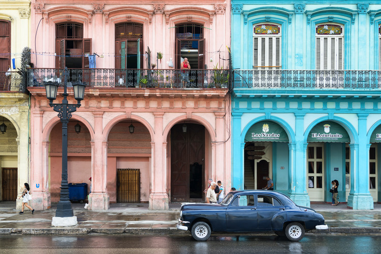 Arte fotográfico Colorful Architecture and Black Classic Car