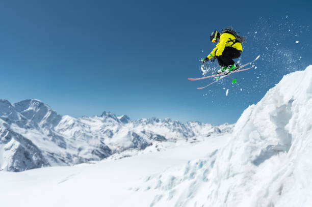Umjetnička fotografija A skier in full sports equipment