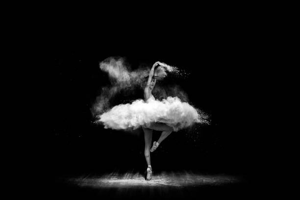 Umjetnička fotografija Beautiful ballet dancer, dancing with powder