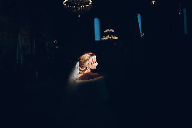 Kunstfotografie blonde bride with her groom
