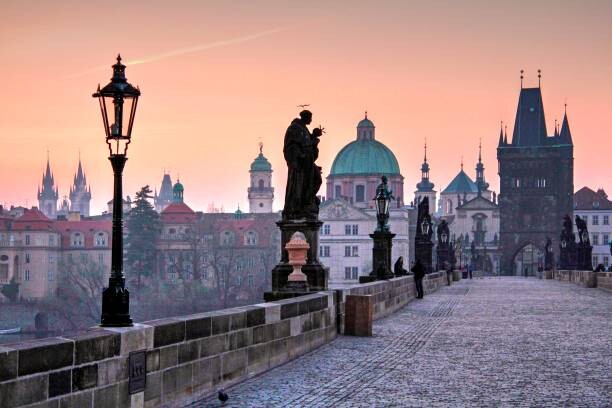 Konstfotografering Charles Bridge in the morning, Prague,