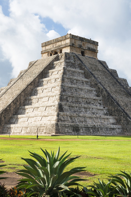 Arte fotográfico El Castillo Pyramid in Chichen Itza