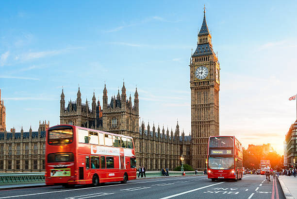 Konstfotografering London Big Ben and traffic on Westminster Bridge