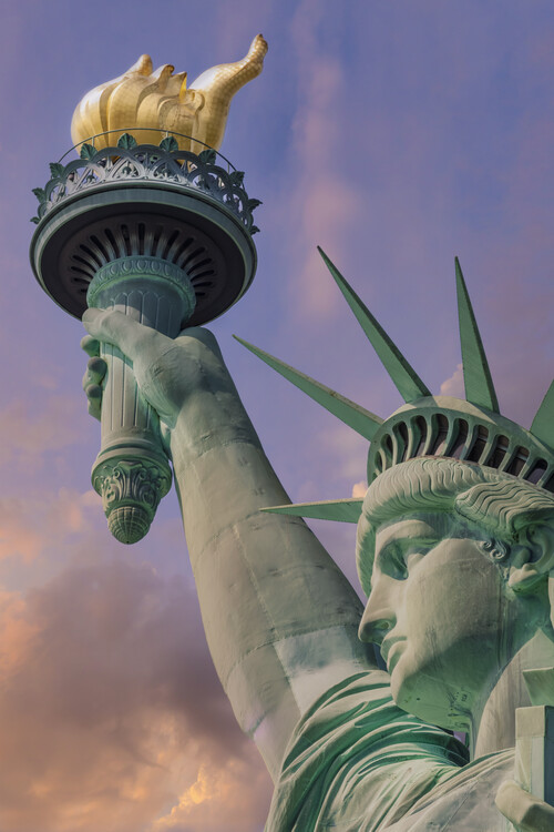 Umjetnička fotografija NEW YORK CITY Statue of Liberty at sunset