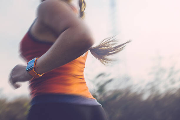 Konstfotografering Woman running outdoor.