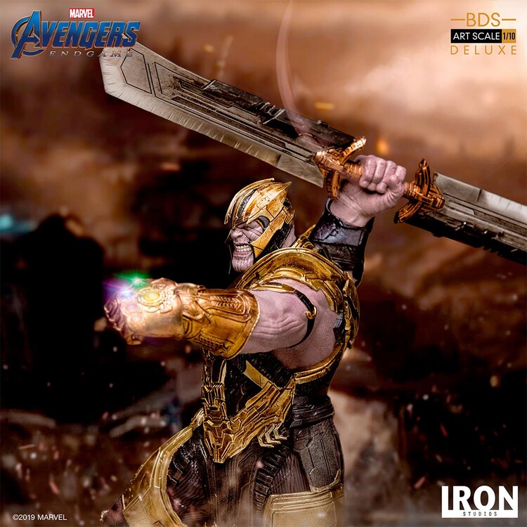 Статуетка Avengers: Endgame - Thanos (Deluxe)