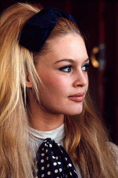 Samolepka Brigitte Bardot, 1965