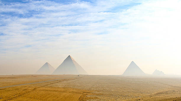 Canvas Print The Giza pyramids viewed from distance
