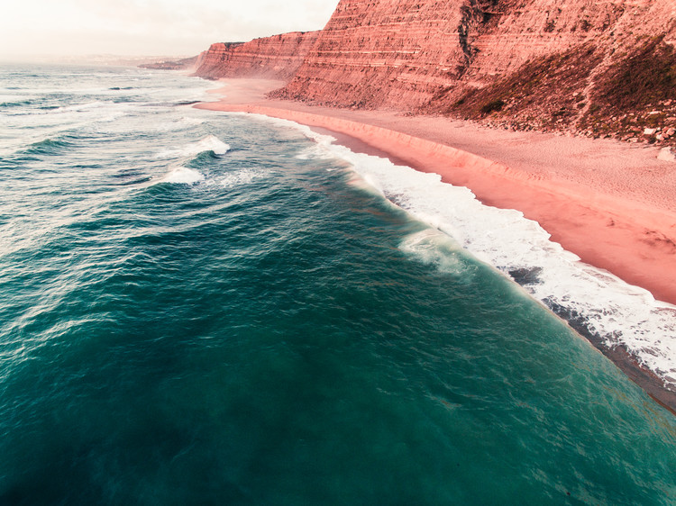 Fototapete Red hills in the atlantic Portugal coast