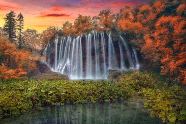 Fototapeta Colorful autumn sunrise at the Great