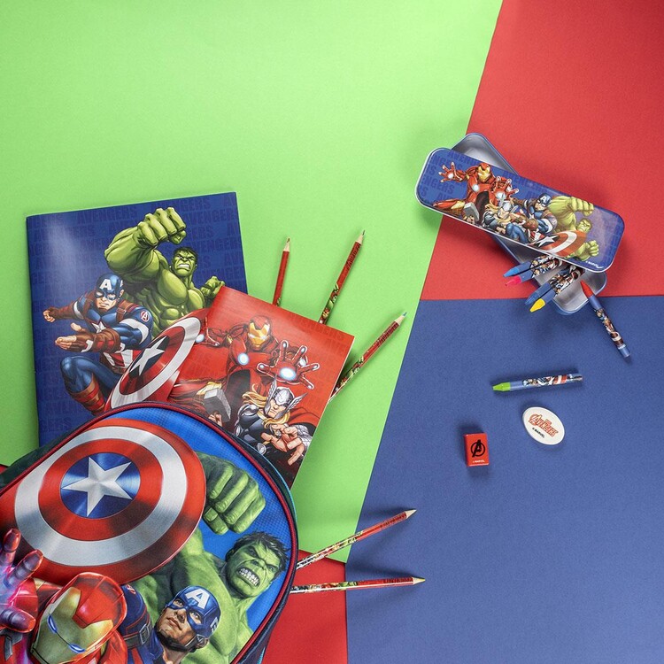 Hallmark Marvel Avengers 4ème carte d'anniversaire 'Jeu de mémoire' –  Medium : : Fournitures de bureau