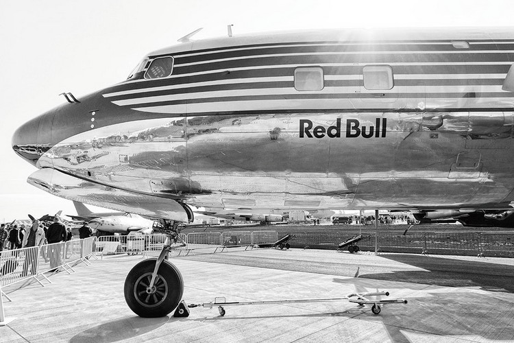 Glasbilder Plane - Red Bull