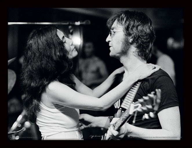 Ingelijste poster JOHN LENNON - John & Yoko / Bob Gruen