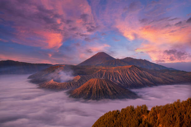 Bild auf Leinwand Mount Bromo twilight sky sunise,Java,Indonesia