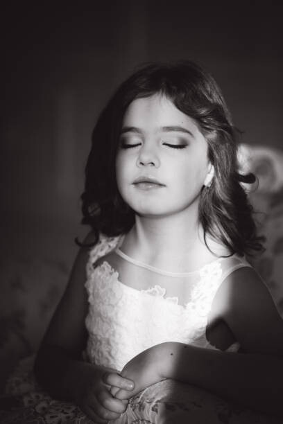 Bild auf Leinwand Sun rays fall on the face