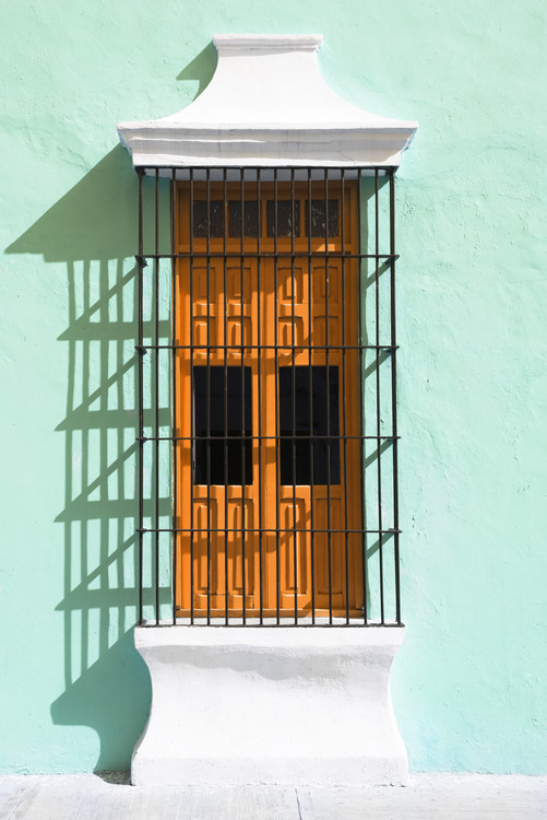 Umelecká fotografie Orange Window and Coral Green Wall in Campeche
