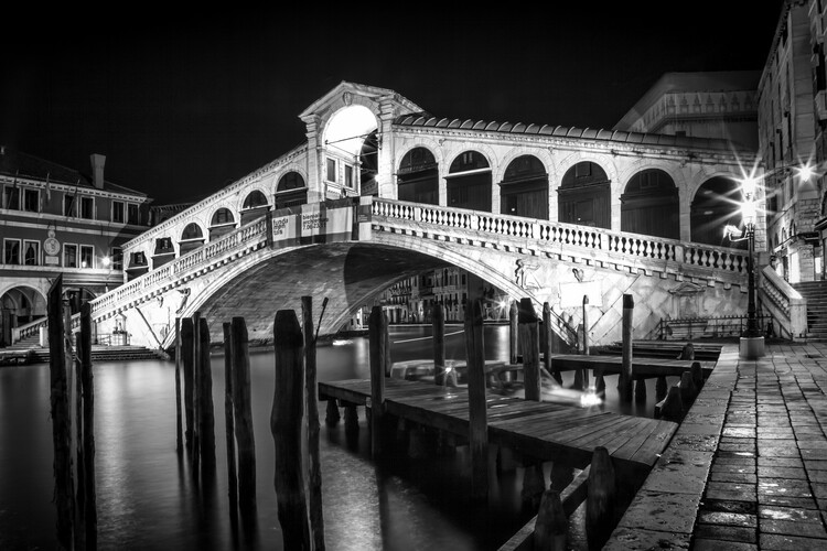 Umělecká fotografie VENICE Rialto Bridge at Night