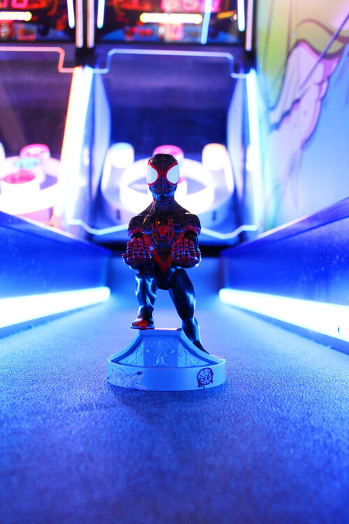 Spiderman Figurine Miles Morales Into The Spider verse articulée avec  Accessoire