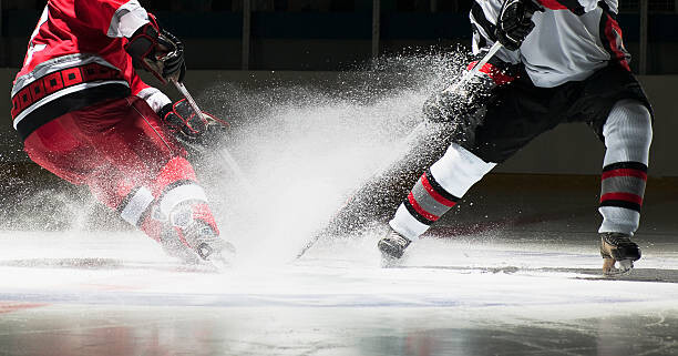Obraz na plátně Ice hockey players facing off