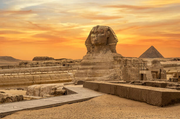 Obraz na plátně Landscape with Egyptian pyramids, Great Sphinx