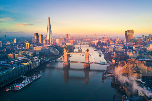 Obraz na plátně Aerial view of London and the Tower Bridge