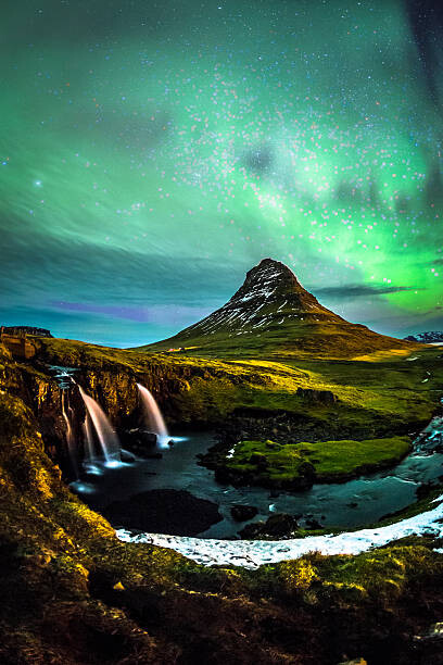 Obraz na plátně Aurora borealis at Mount Kirkjufell Iceland