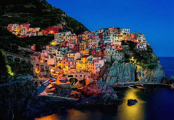 Obraz na plátně Beautiful view of Manarola at night