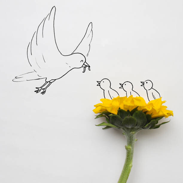 Obraz na plátně Conceptual bird feeding chicks in a nest