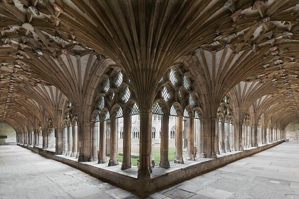 Obraz na plátně Ornate Ceiling And Pillars Around Canterbury