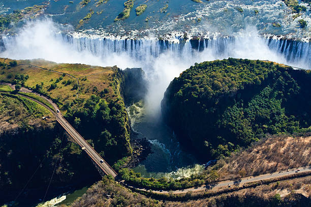 Obraz na plátně View of Victoria Falls and Bridge
