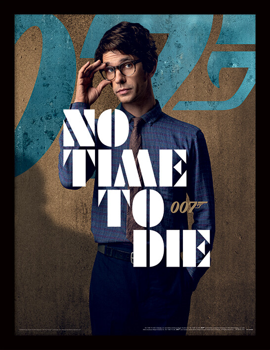 Zarámovaný plakát James Bond: No Time To Die - Q Stance