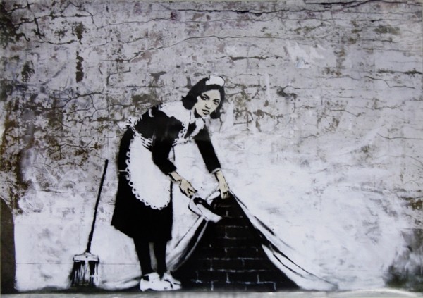 Plagát Banksy Street Art - Cleaning Maid