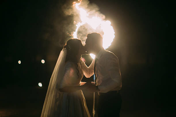 Plakat Romantic kiss just married couple in