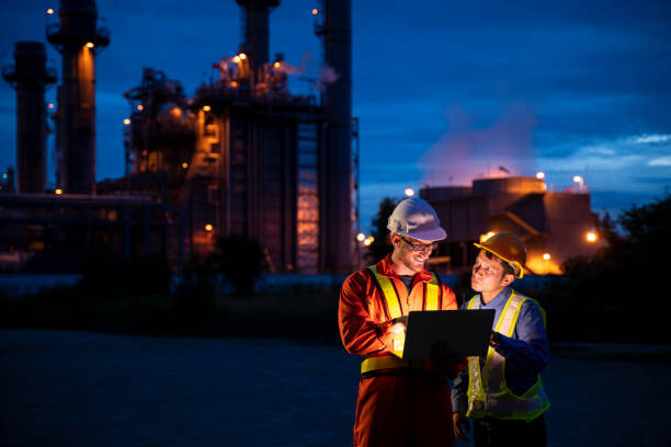 Plakát man engineer using digital tablet working