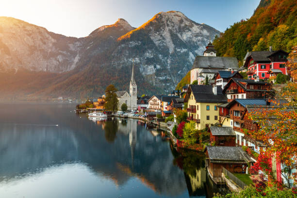 Plakát Sunrise view of famous Hallstatt mountain village with Hallstatter lake, Austria