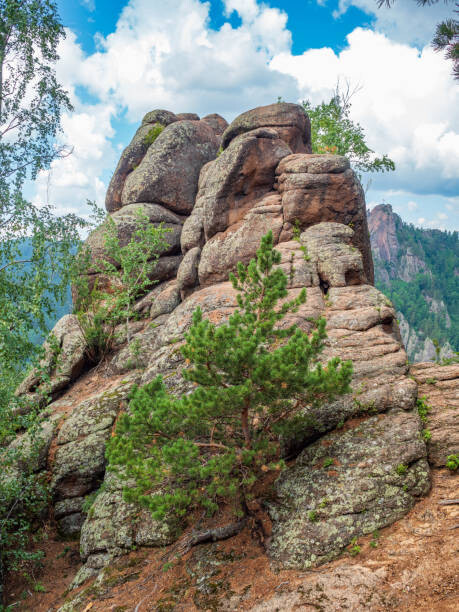 Obraz na płótnie High forest rocks for advanced hiking