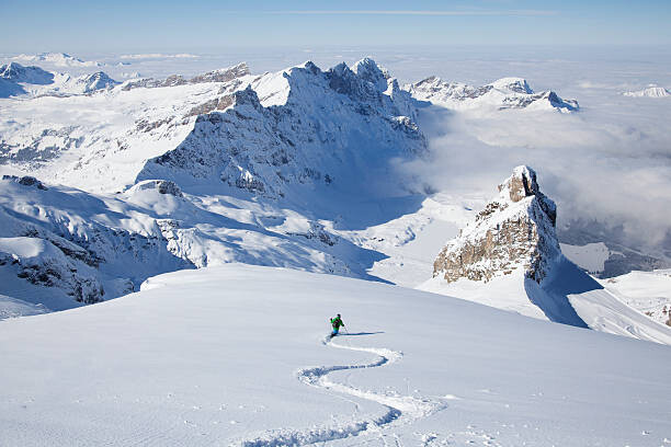 Obraz na płótnie Off-piste skier in powder snow