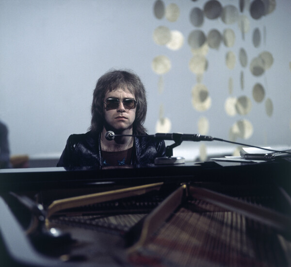 Samolepka Portrait de Elton John, German TV Music Show .