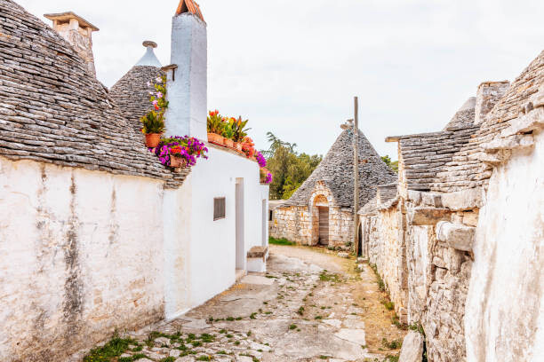 Carta da parati The streets of Alberobello in Italy
