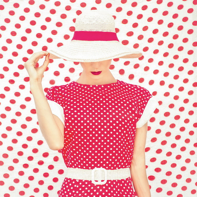 Retro Woman - Pink Steklena slika