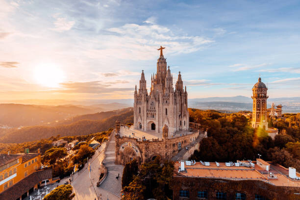 Tableau sur toile Tibidabo mountain and Sagrat Cor church