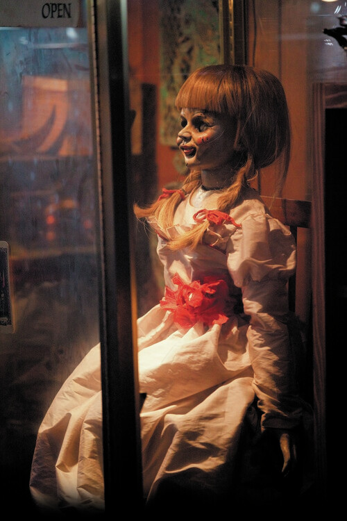 Wall Mural Annabelle -  Display Case